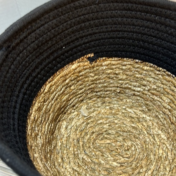 Rope and Seagrass Basket - Picture 2 of 8